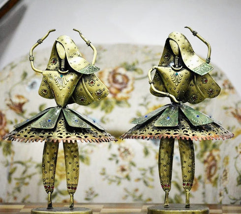 Dancing Doll - Set of 2