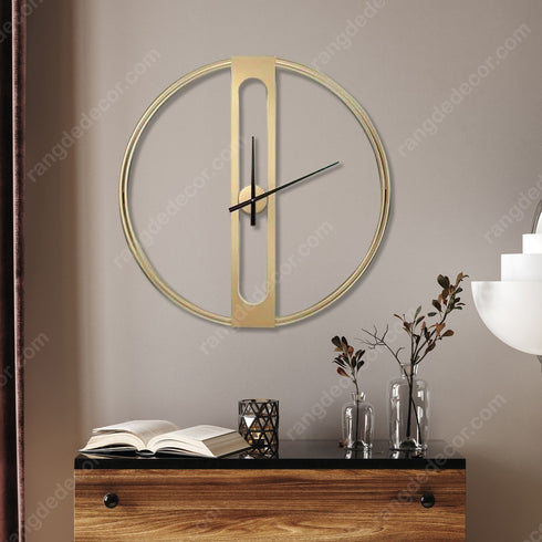Spot Golden Clock